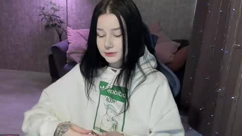 Aline Greeeen online show from 10/19/25, 05:41