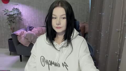 Snapshot of alinegreeeen chatting on 11/29/25, 03:31 Aline Greeeen online show from 11/29/25, 03:31