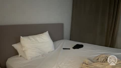 Snapshot of aliniasky chatting on 09/30/25, 09:42 Aliniasky online show from 09/30/25, 09:42