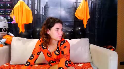 Snapshot of alinka_pashka chatting on 10/28/25, 01:09 Alina and Pasha online show from 10/28/25, 01:09