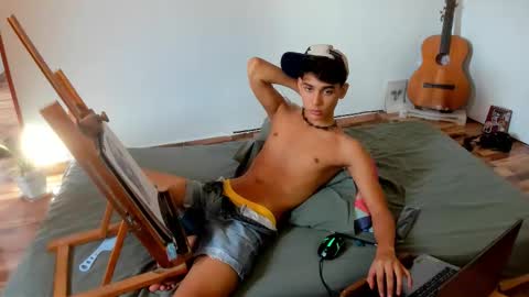 Snapshot of aliotttwink chatting on 11/04/25, 08:08 AliotTwink online show from 11/04/25, 08:08