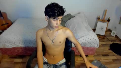 Snapshot of aliotttwink chatting on 01/09/26, 02:14 AliotTwink online show from 01/09/26, 02:14