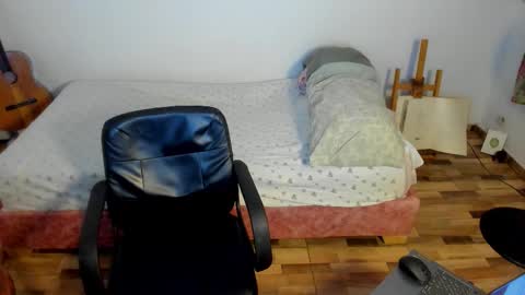Snapshot of aliotttwink chatting on 01/10/26, 03:41 AliotTwink online show from 01/10/26, 03:41