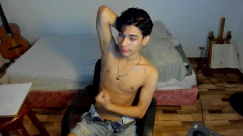 Snapshot of aliotttwink chatting on 01/15/26, 02:38 AliotTwink online show from 01/15/26, 02:38