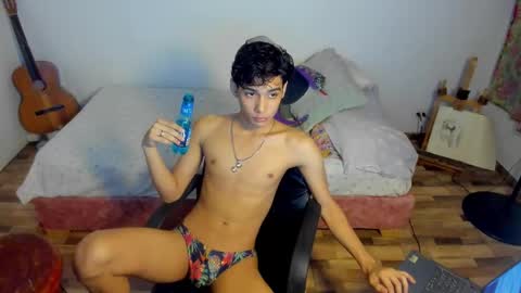 Snapshot of aliotttwink chatting on 01/18/26, 03:21 AliotTwink online show from 01/18/26, 03:21