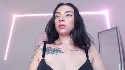Alejandra online show from 02/24/25, 06:05
