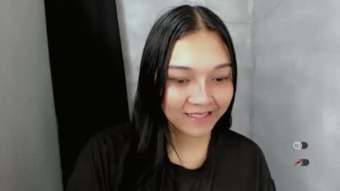 Snapshot of alisa_kiss_ chatting on 10/19/25, 12:17 Shanti xhey online show from 10/19/25, 12:17