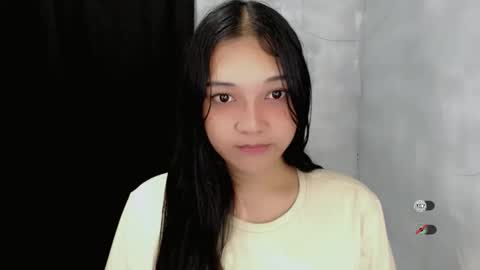 Snapshot of alisa_kiss_ chatting on 11/05/25, 10:26 Shanti xhey online show from 11/05/25, 10:26