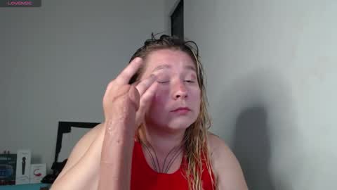 Snapshot of alisa_u chatting on 11/18/25, 11:37 alisa_u online show from 11/18/25, 11:37