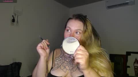 Snapshot of alisa_u chatting on 11/24/25, 10:53 alisa_u online show from 11/24/25, 10:53