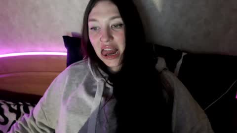 alisaadoll online show from 05/05/26, 01:41