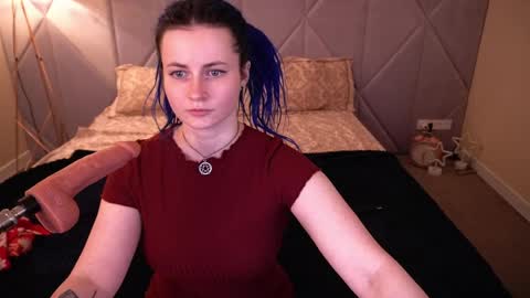 Snapshot of alisagrace chatting on 04/19/26, 12:37 alisagrace online show from 04/19/26, 12:37