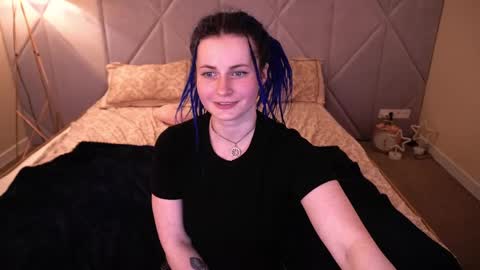 Snapshot of alisagrace chatting on 04/19/26, 06:10 alisagrace online show from 04/19/26, 06:10
