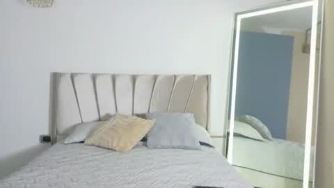 Snapshot of alishaa_sweet chatting on 06/12/26, 03:11 Alisha online show from 06/12/26, 03:11