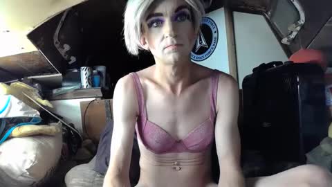 Alisha online show from 01/11/25, 09:04
