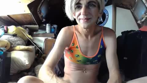 Alisha online show from 01/12/25, 12:23