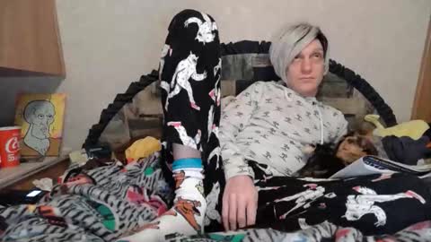 Alisha online show from 11/28/25, 01:52