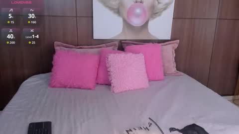 Snapshot of alishasummer chatting on 12/04/25, 11:08 Ali online show from 12/04/25, 11:08