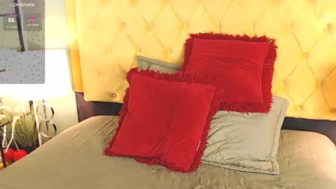 Luna online show from 03/12/25, 10:39