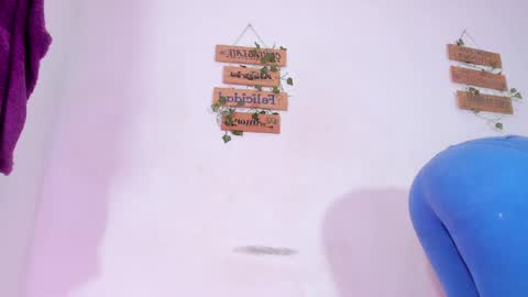 Alisia online show from 05/17/26, 07:28