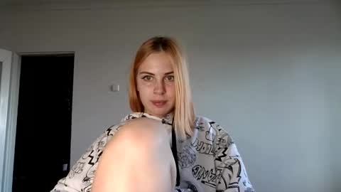 Snapshot of alismoona chatting on 09/13/25, 01:55 Alisa online show from 09/13/25, 01:55