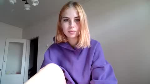 Snapshot of alismoona chatting on 09/25/25, 08:18 Alisa online show from 09/25/25, 08:18