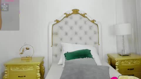 Snapshot of alison_carde05 chatting on 10/28/25, 11:58 Alison online show from 10/28/25, 11:58