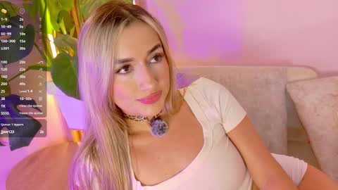 Snapshot of alison_collins_ chatting on 11/08/25, 08:18 Alison online show from 11/08/25, 08:18