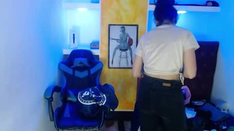 ALISON MOON online show from 09/18/25, 01:46