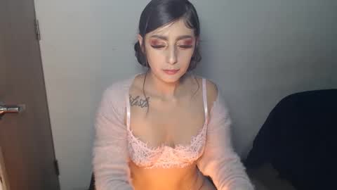 Snapshot of alison_squirts chatting on 02/19/26, 06:04 alison_squirts online show from 02/19/26, 06:04