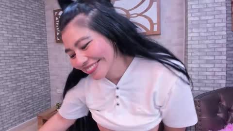 Snapshot of alisonn_doll chatting on 10/14/25, 03:02 alisonn_doll online show from 10/14/25, 03:02