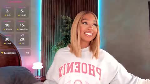 Snapshot of alisoon_moon chatting on 11/03/25, 10:53 Alison Moon online show from 11/03/25, 10:53