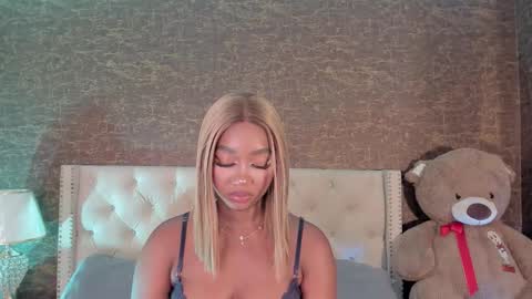 Snapshot of alisoon_moon chatting on 11/15/25, 12:08 Alison Moon online show from 11/15/25, 12:08