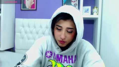 aliss_diiaz online show from 01/22/25, 12:27
