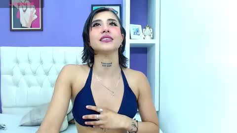 aliss_diiaz online show from 02/13/25, 10:54