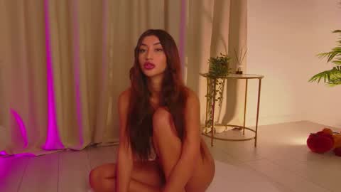 Snapshot of alissa_foxx chatting on 10/28/25, 10:30 alissa_foxx online show from 10/28/25, 10:30