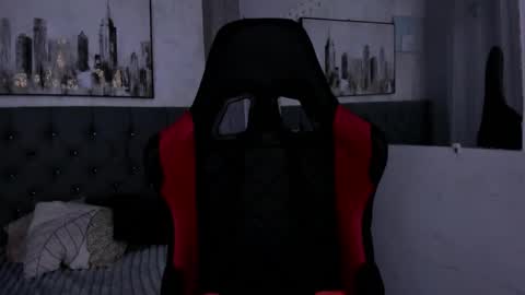 Snapshot of alissa_grace chatting on 10/23/25, 12:10 Alison online show from 10/23/25, 12:10