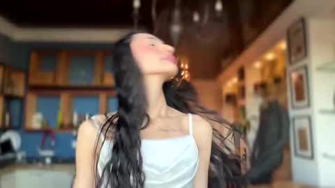 Snapshot of alissadreams chatting on 10/13/25, 10:37 Alissa online show from 10/13/25, 10:37