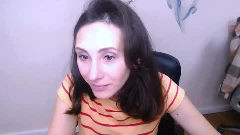 Snapshot of alissajersy_ chatting on 10/15/25, 09:20 Alissa online show from 10/15/25, 09:20