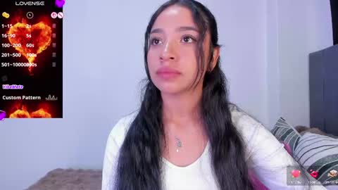 Snapshot of alissarose_ chatting on 07/28/26, 02:29 Mara Isabel online show from 07/28/26, 02:29