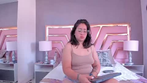 alissbluumm online show from 06/25/26, 12:09