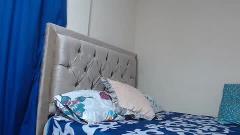 Snapshot of alisse27 chatting on 10/10/25, 12:09 allise online show from 10/10/25, 12:09