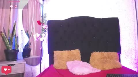 Snapshot of alisse_laurent chatting on 10/17/25, 04:15 alisse online show from 10/17/25, 04:15