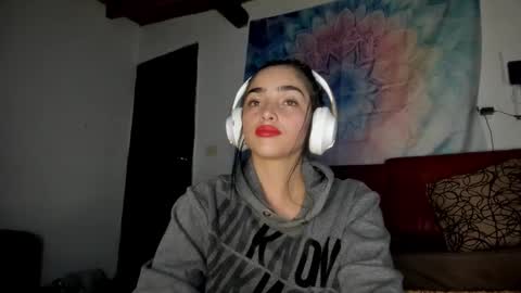 Alisson369  online show from 11/18/25, 10:47