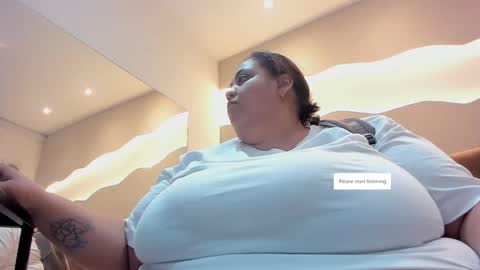 Snapshot of alisson_am chatting on 11/02/25, 11:12 Alisson online show from 11/02/25, 11:12