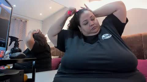 Snapshot of alisson_am chatting on 11/15/25, 11:29 Alisson online show from 11/15/25, 11:29