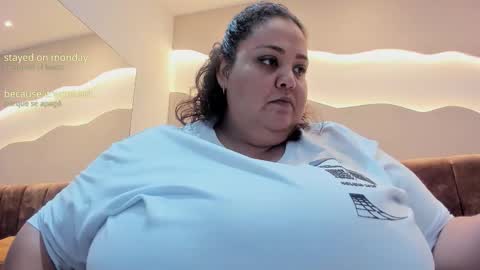 Snapshot of alisson_am chatting on 11/19/25, 11:32 Alisson online show from 11/19/25, 11:32