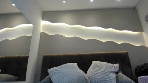 Snapshot of alisson_am chatting on 12/05/25, 11:19 Alisson online show from 12/05/25, 11:19