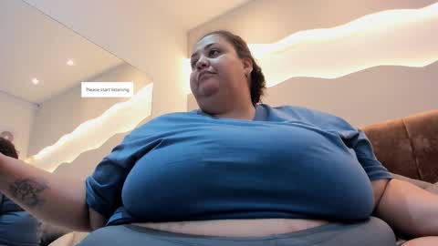 Snapshot of alisson_am chatting on 12/14/25, 11:15 Alisson online show from 12/14/25, 11:15