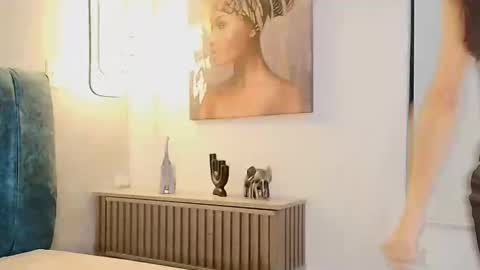 Snapshot of alisson_fox69 chatting on 10/15/25, 02:01 alisson_fox69 online show from 10/15/25, 02:01